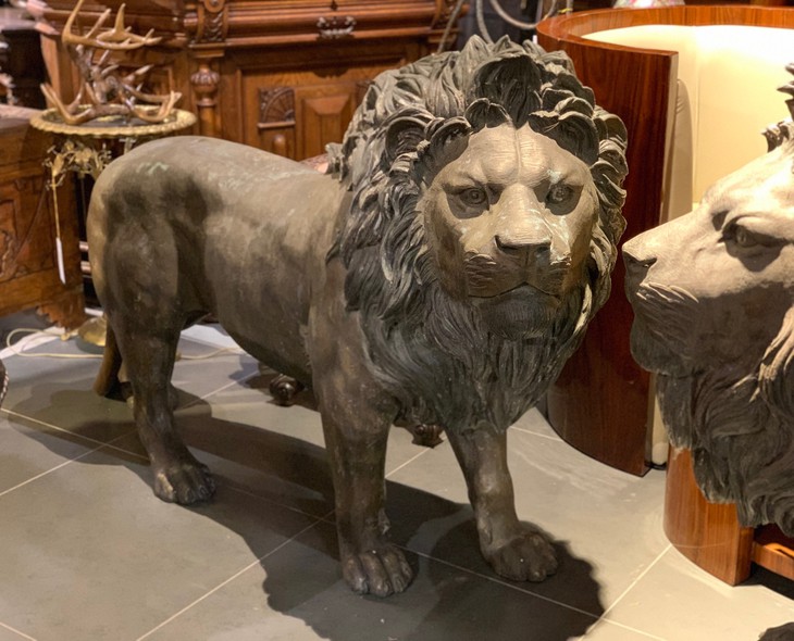 Antique couple sculptures "Lions"