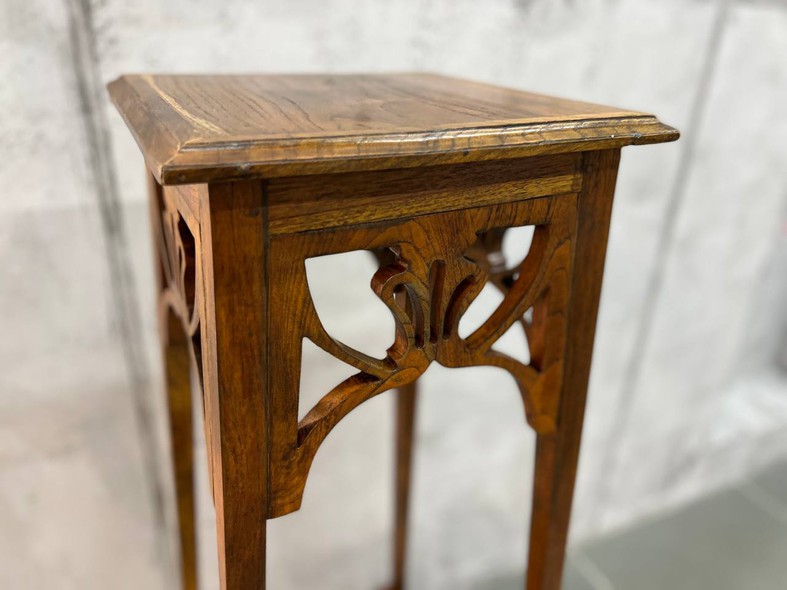 Antique pedestal