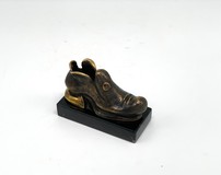 Скульптура "Ботинок"