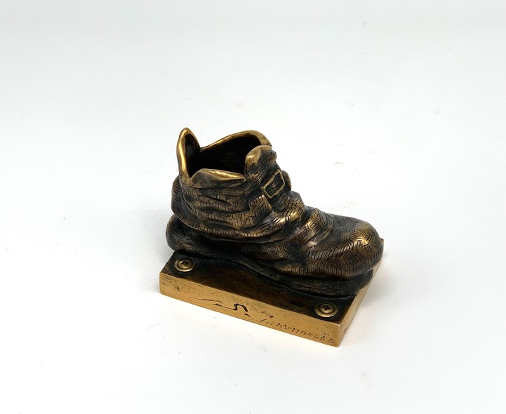 Скульптура «Ботинок»