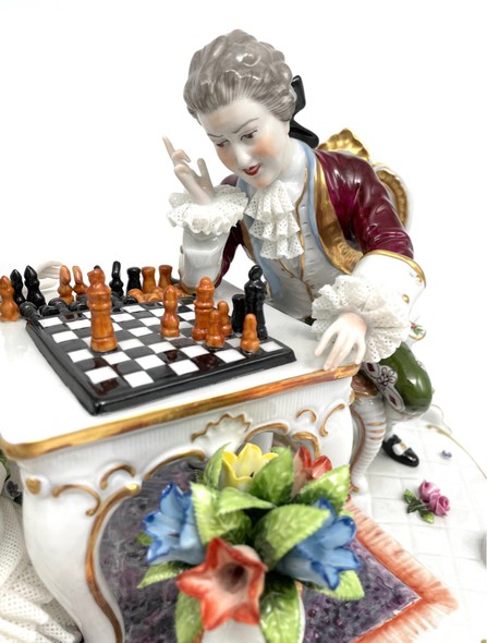 Скульптура "Игра в шахматы"
