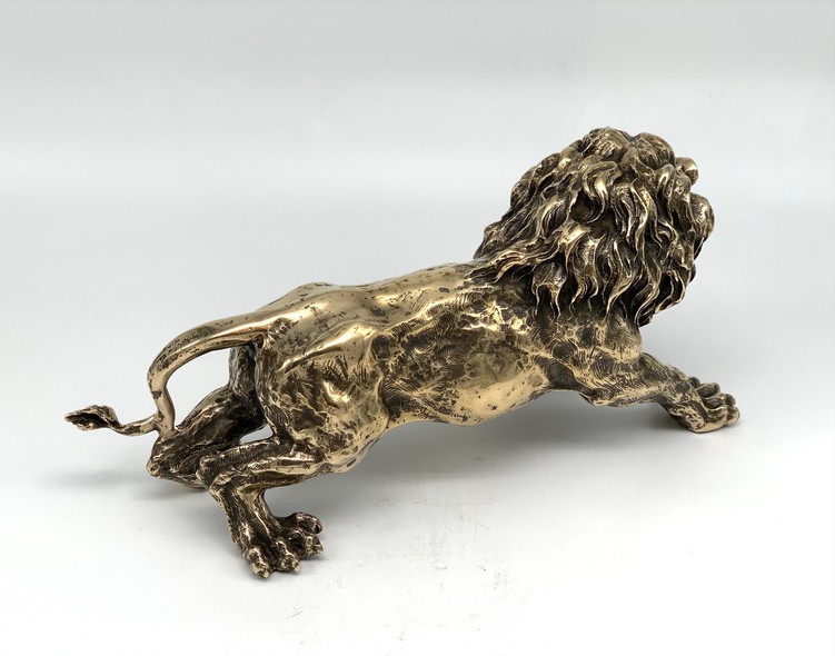 Скульптура "Лев"