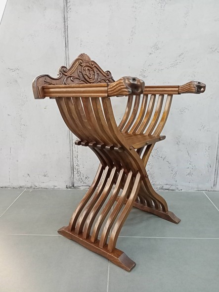 Старинное складное кресло
