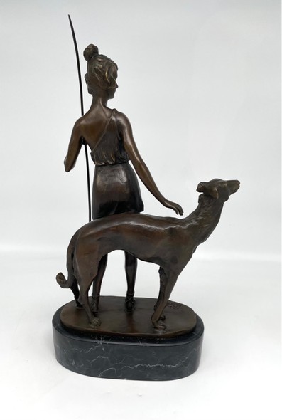 Antique sculpture "Huntress"