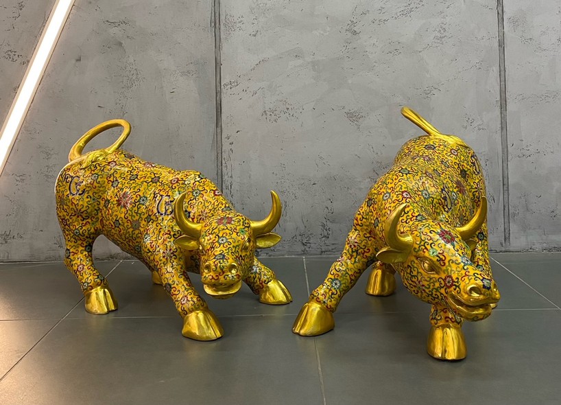 Antique sculptures "Attacking bulls" cloisonne, China