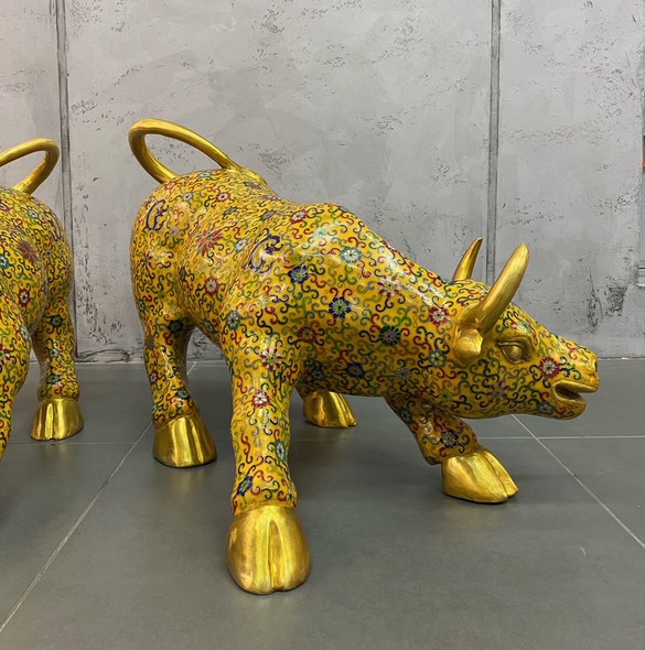 Antique sculptures "Attacking bulls" cloisonne, China