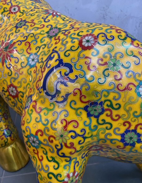 Antique sculptures "Attacking bulls" cloisonne, China