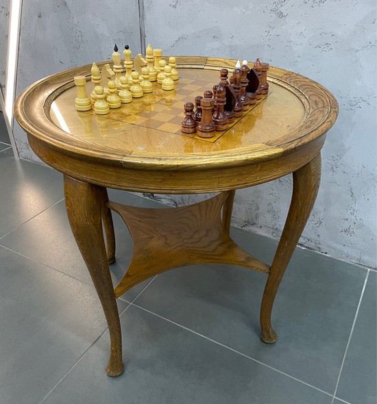 Винтажный шахматный стол
