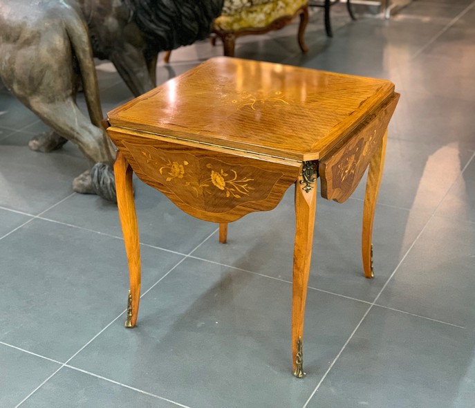 Antique deals butterfly table