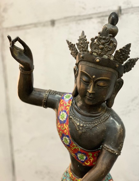 Парные скульптуры Будды