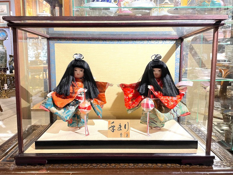 Sculpture "Dolls. Khan Girls"