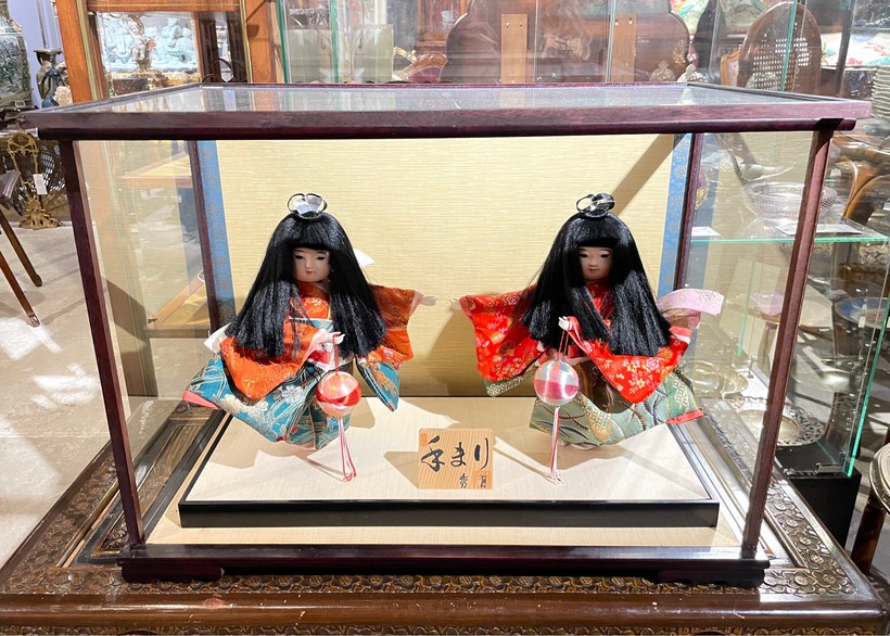 Sculpture "Dolls. Khan Girls"