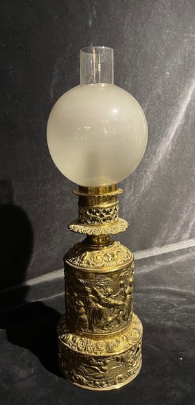 Антикварная керосиновая лампа