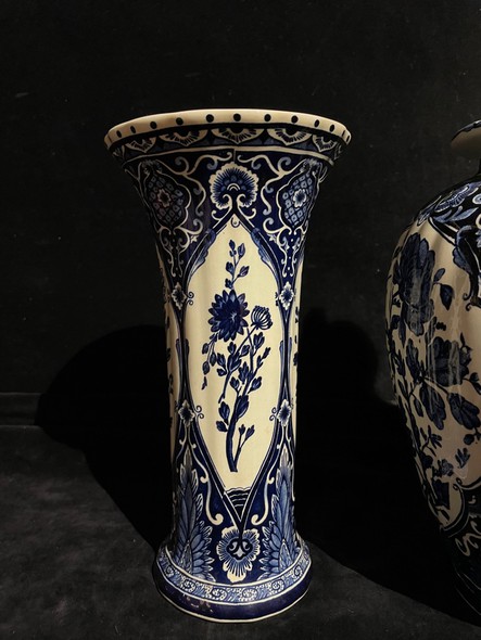 Набор из трёх антикварных ваз