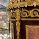Антикварная витрина в стиле Людовика XVI