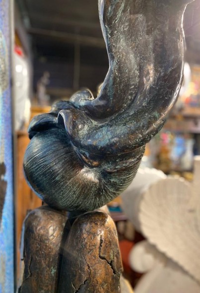 Sculpture "Akhatinsky snail"