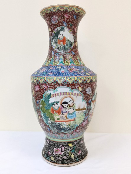 Фарфоровая ваза "Famille Rose" Китай, Цяньлун.