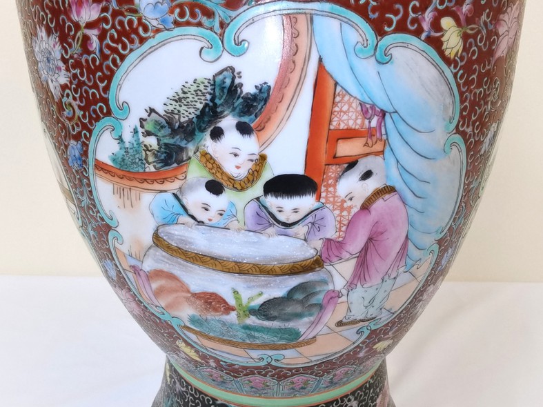 Фарфоровая ваза "Famille Rose" Китай, Цяньлун.