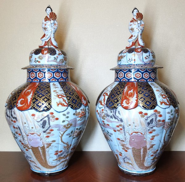 Парные фарфоровые "имбирные" вазы в Японском стиле