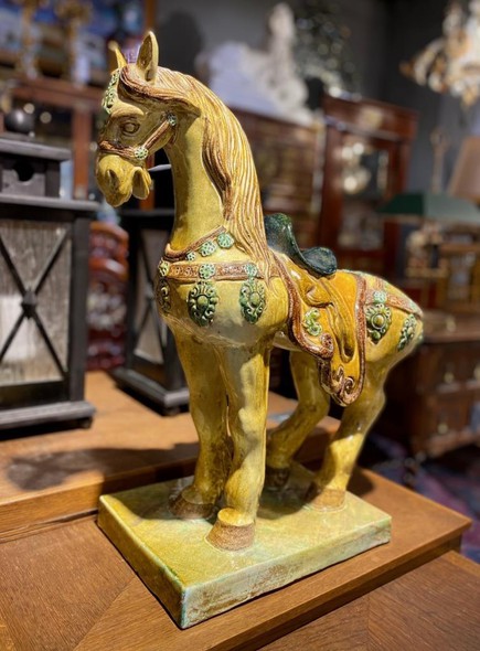 Sculpture "Horse Tang"