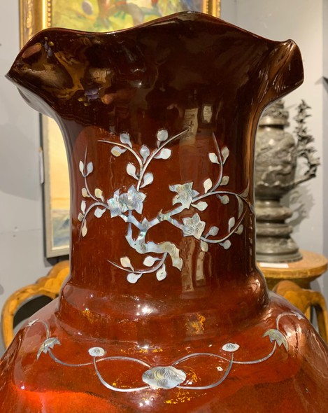 Винтажная ваза с изображением павлина