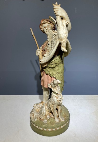 Антикварная скульптура "Охотник"