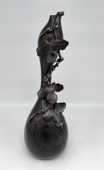 Антикварная ваза «Старый плющ»