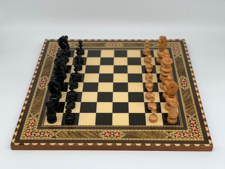 Антикварные шахматы