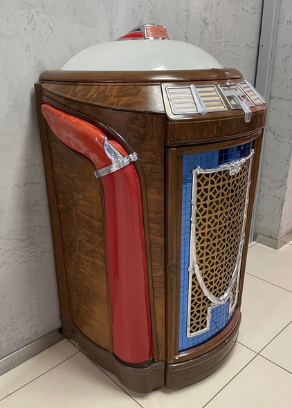 Антикварный музыкальный аппарат Seeburg