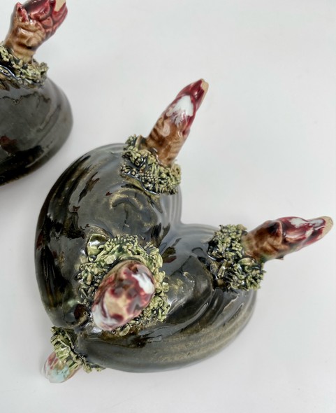 Set of antique gravy boats "mussels"