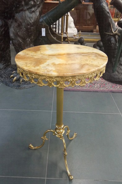 Антикварный столик из мрамора