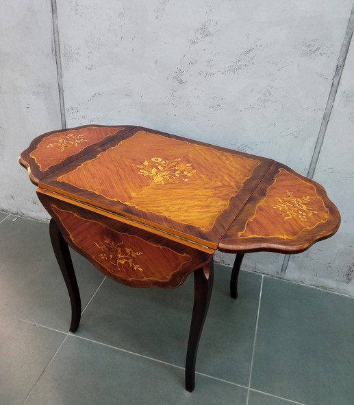 Antique folding table