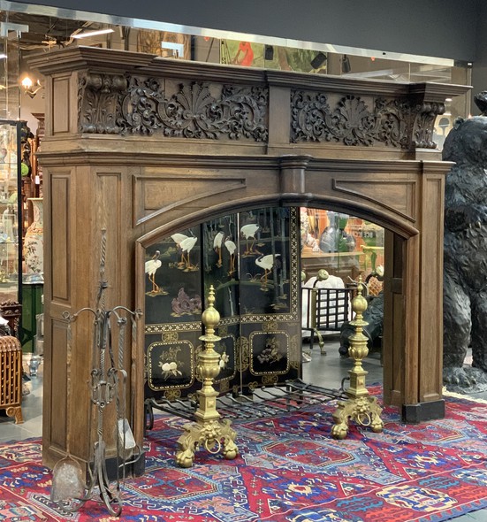 Fireplace portal in Georgian style