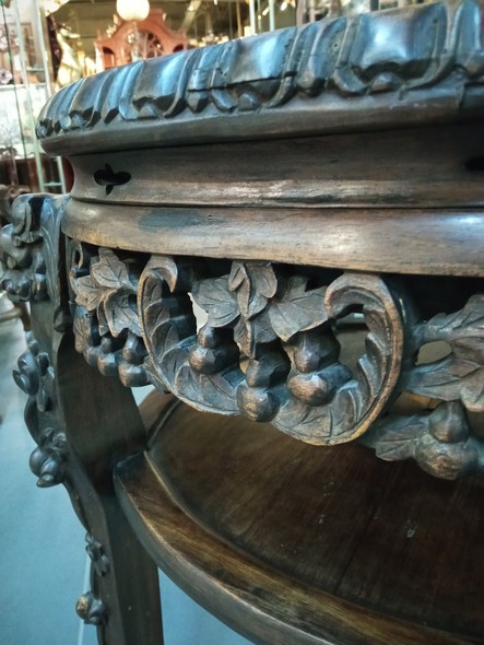 Старинный столик в восточном стиле