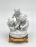 Антикварная скульптура "Играющие дети", бисквит