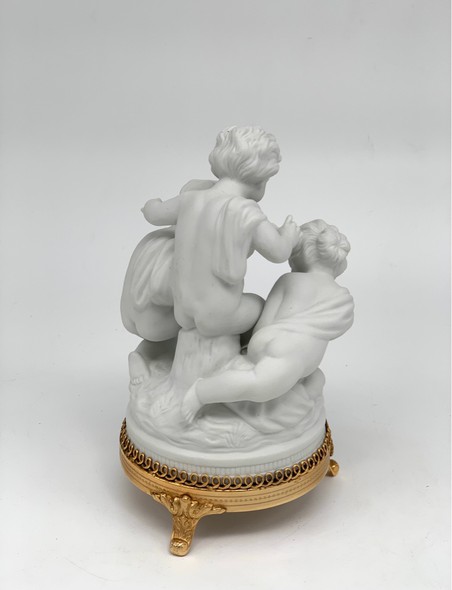 Antique sculpture "playing children"