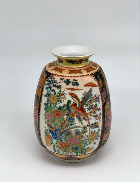 Antique vase "Parrots"