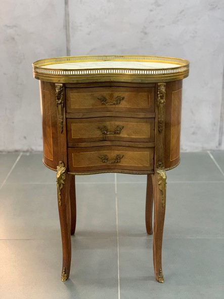 Antique pair of nightstands