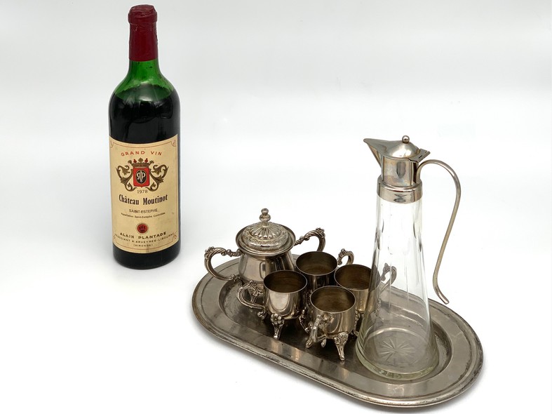 Antique liquor set