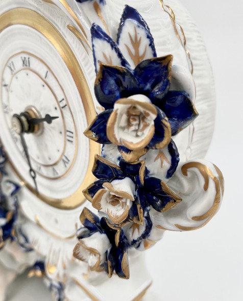 Porcelain clock