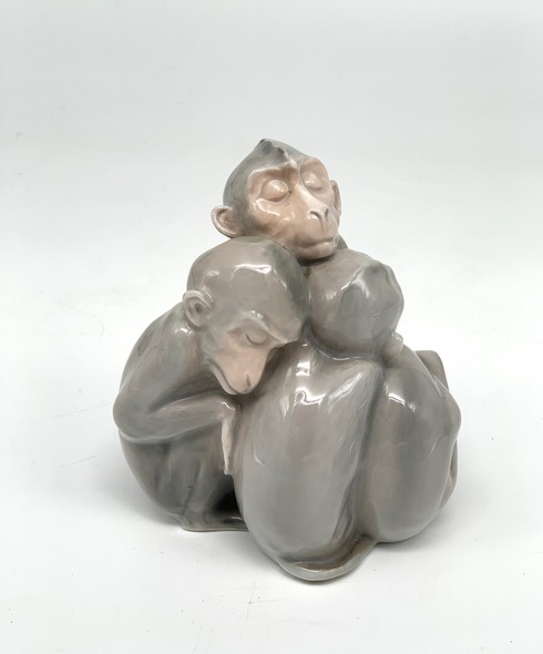 Скульптурная композиция «Мартышки» Бинг и Грёндаль