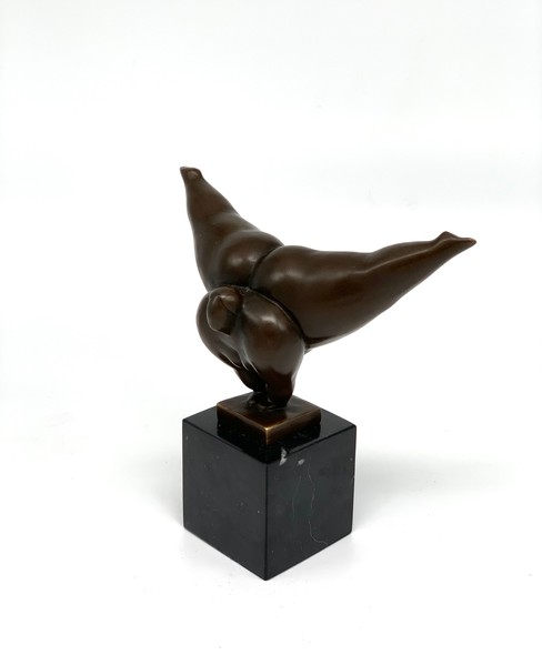 Винтажная скульптура «Гимнастка»