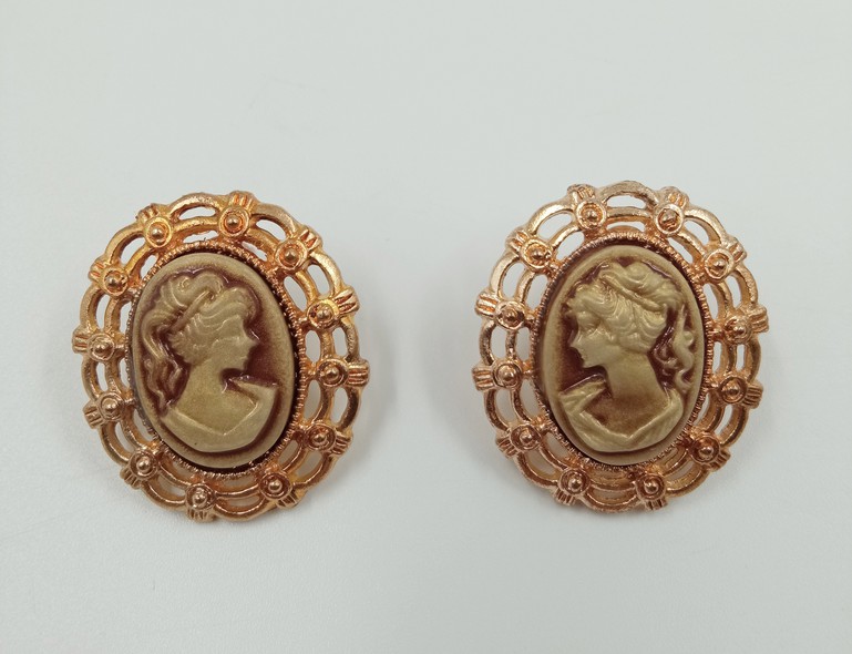 Vintage earrings "Cameos"