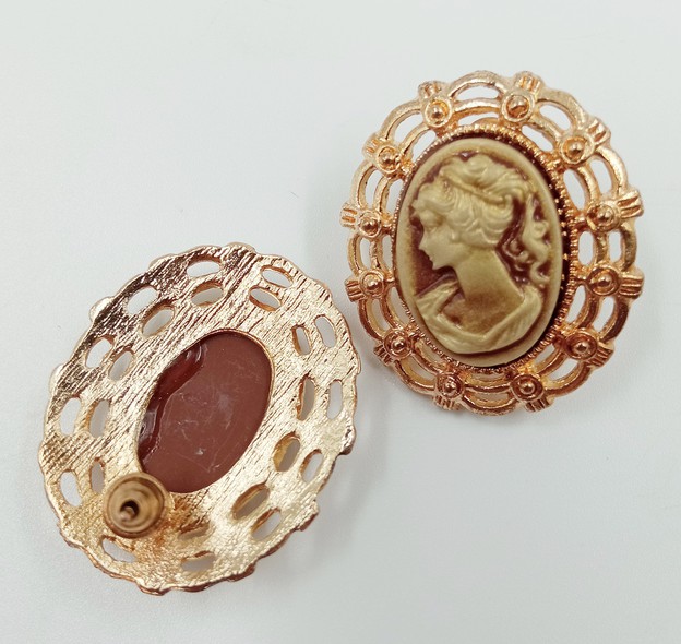 Vintage earrings "Cameos"