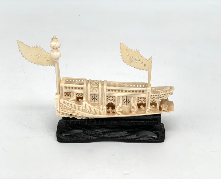Антикварная скульптура «Корабль»