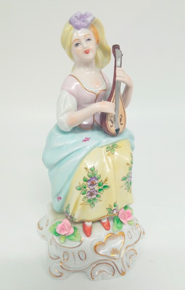 Антикварная статуэтка «Девушка с мандолиной», Sitzendorf, Германия