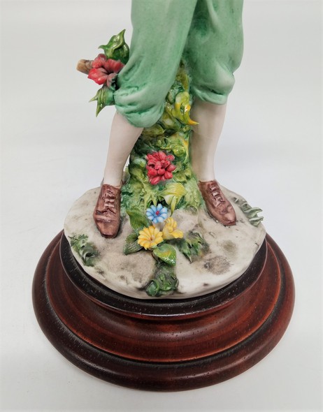 Антикварная статуэтка «Мальчик с вишней», Каподимонте