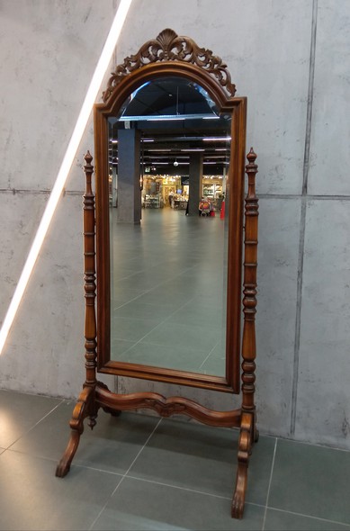 Antique mirror-psycho