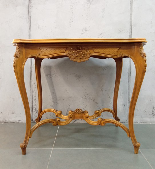 Antique french table