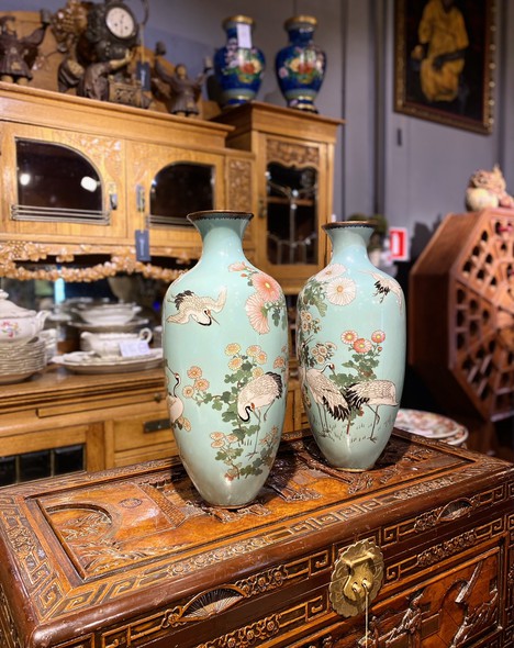 Antique vases "Cranes and chrysanthemums" in the technique of yusen-sippo